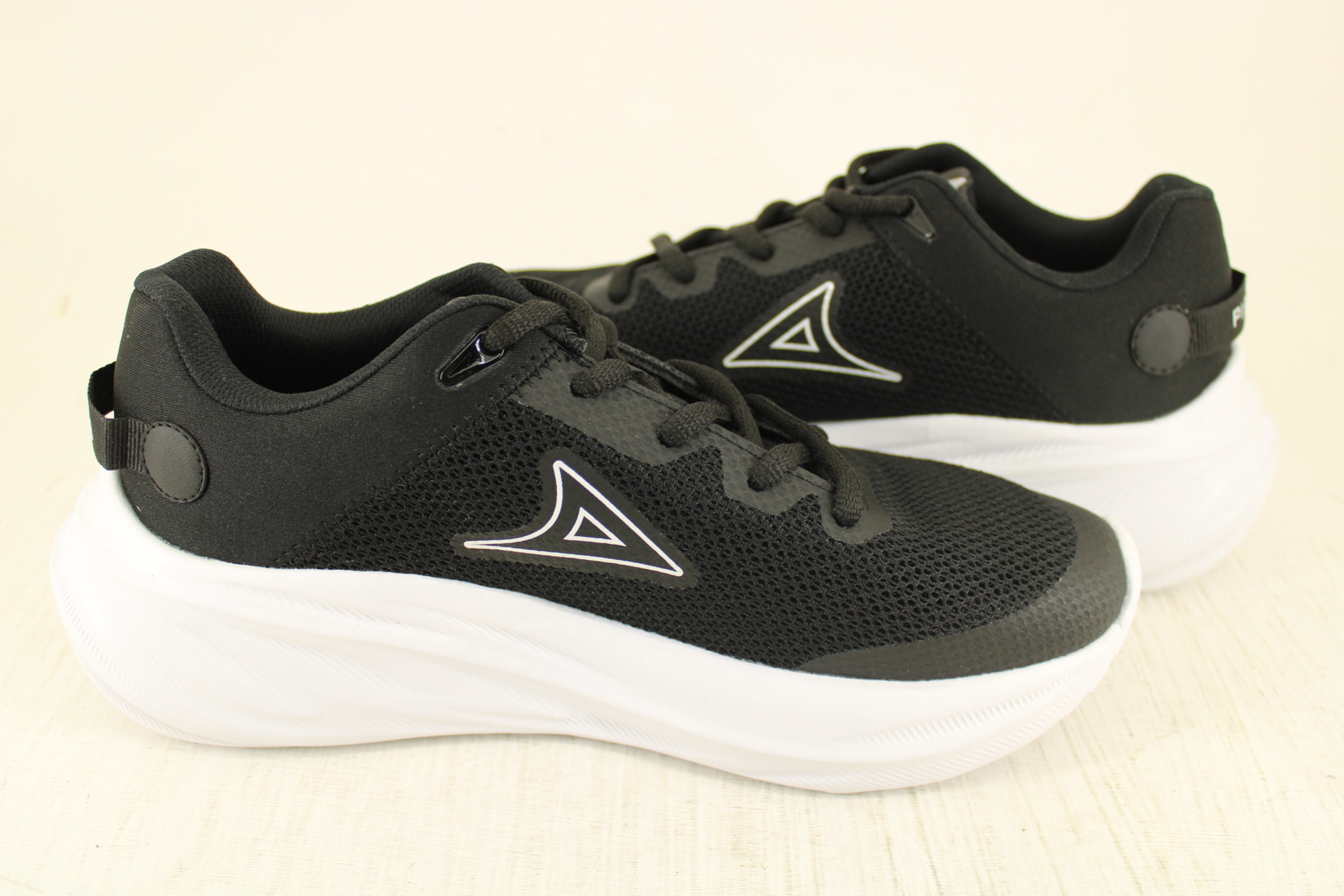 Tenis Pirma Training Caballero Estilo 8020 Negro-Blanco del 25 al 30 Envío Gratis