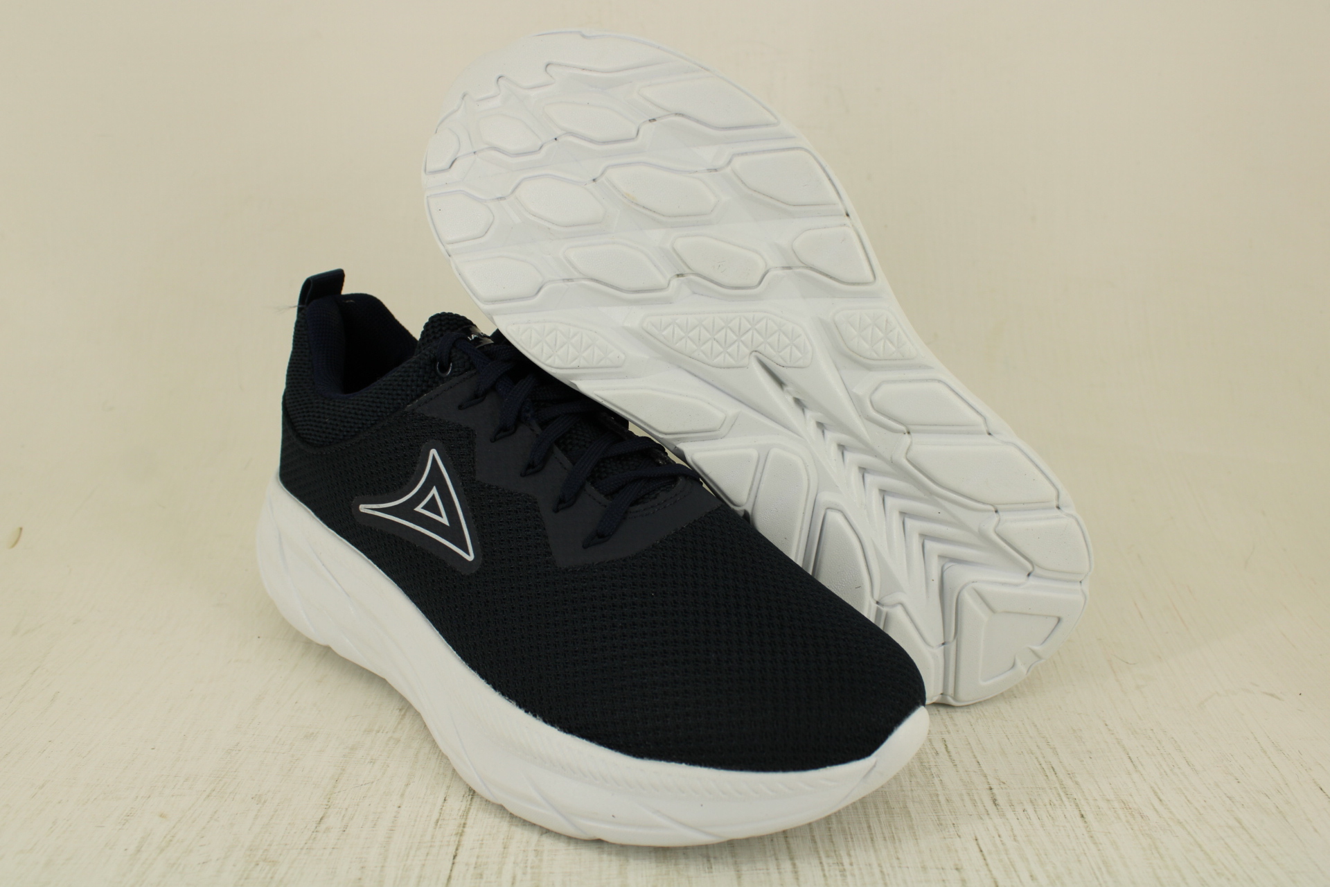 Tenis Pirma Training Caballero Estilo 8020 Negro-Blanco del 25 al 30 Envío Gratis - Imagen 3