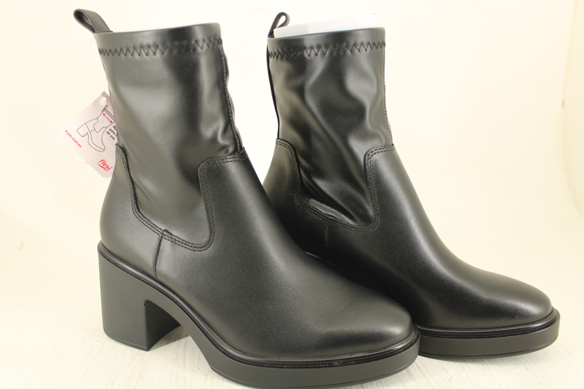 Flexi Botin de Vestir Mujer En Piel Tacon 7 cm Tubo 16cm Color Negro E9 Estilo 130302 del 22 al 26 Envío Gratis